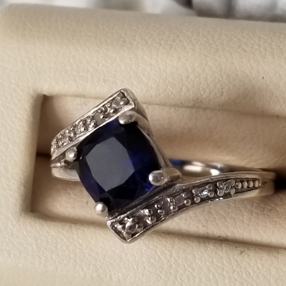 Sapphire Blue Crystal & Marcasite Ring Size 7 - Picture 2 of 11